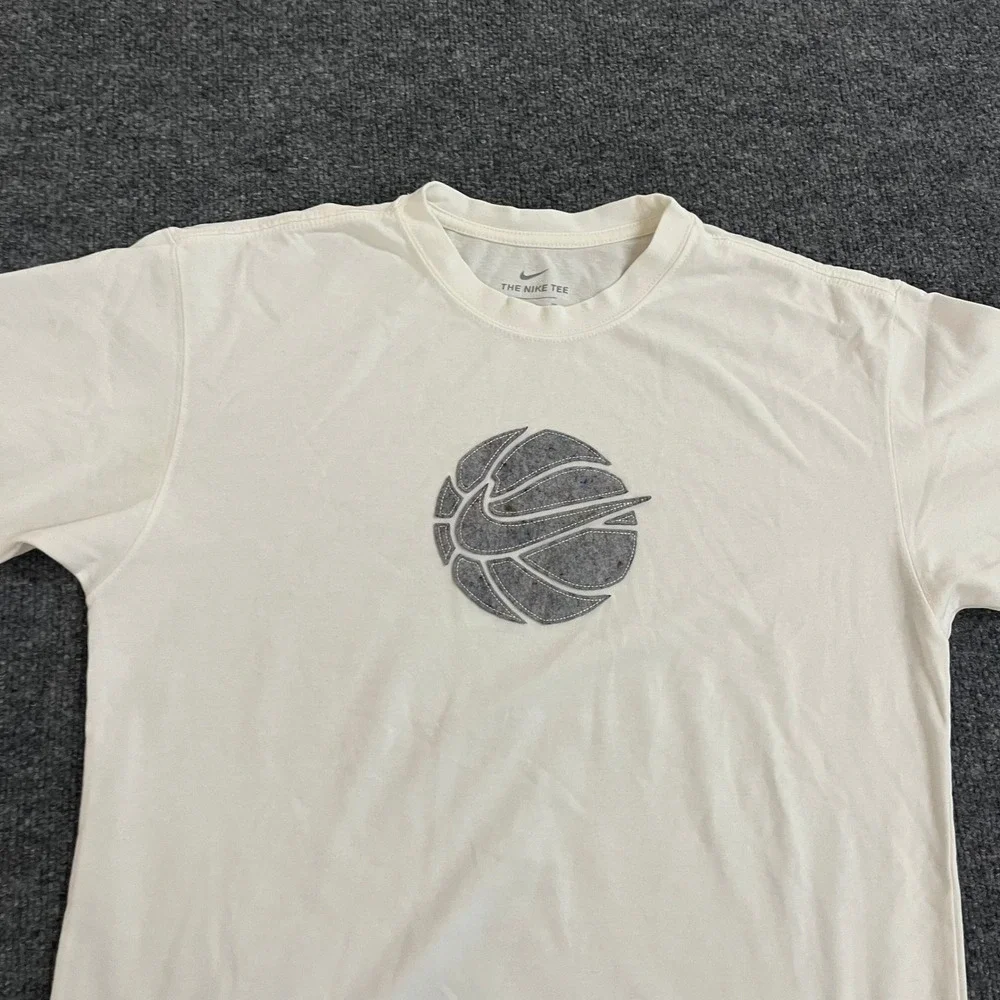 Nike T-Shirt Mens Size S Off White Basketball Graphic Logo Short Sleeve Athletic